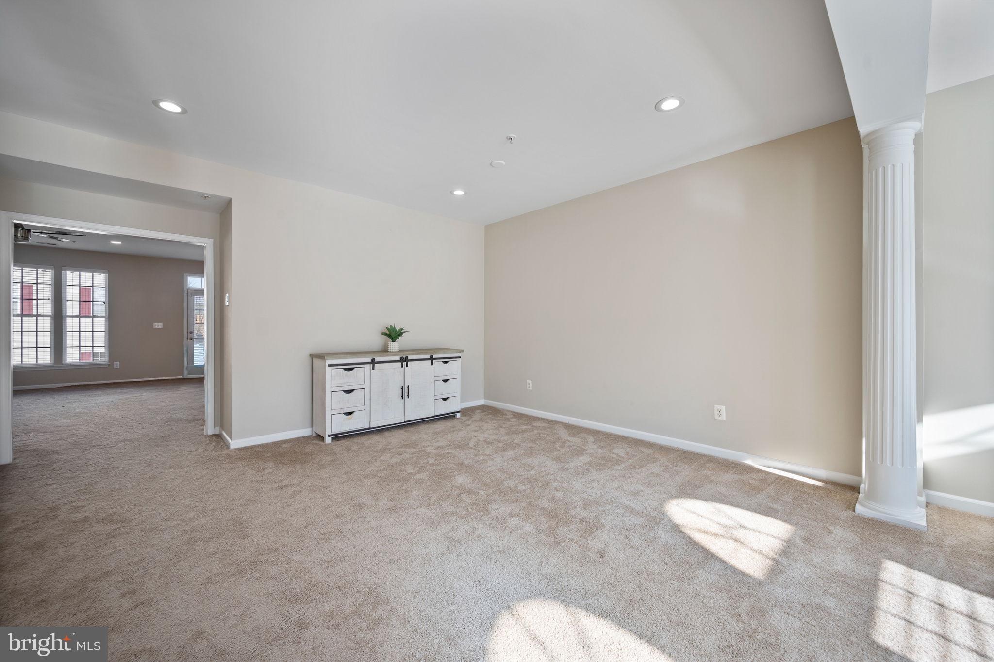 ELKRIDGE CROSSING - Residential