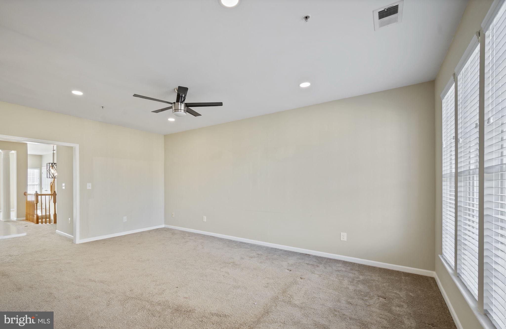 ELKRIDGE CROSSING - Residential