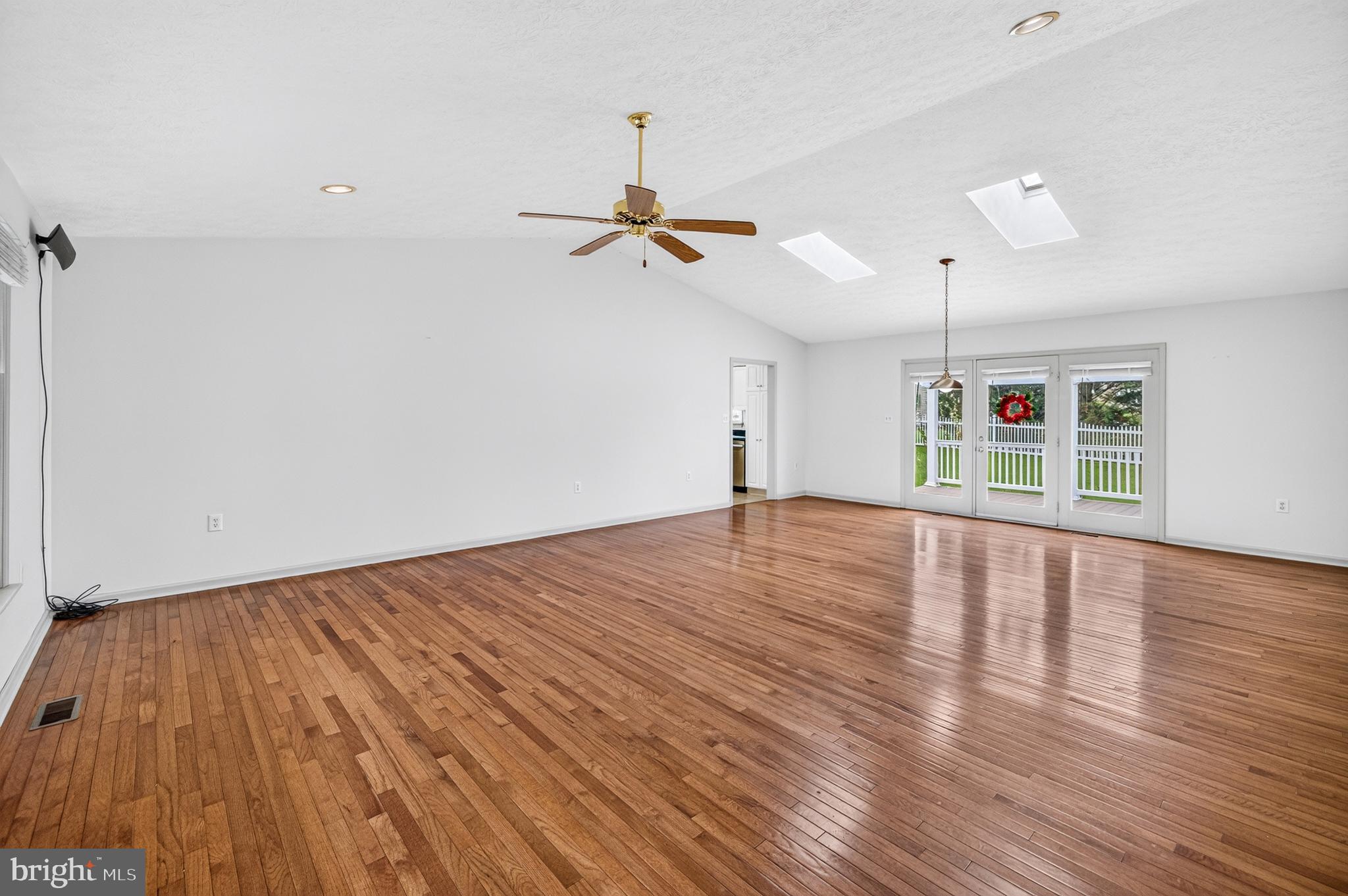 18 MEADOW LANE