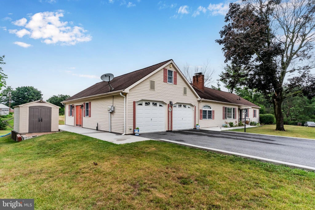 Photo of 3049 Spring Road, CARLISLE, PA 17013 (MLS # PACB2056064)