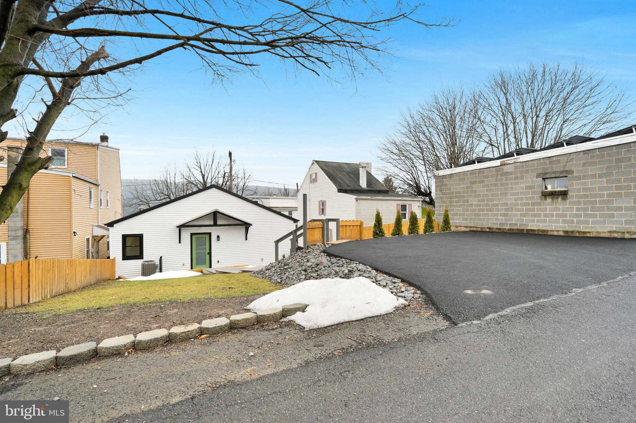 MOUNT HOPE - Residential