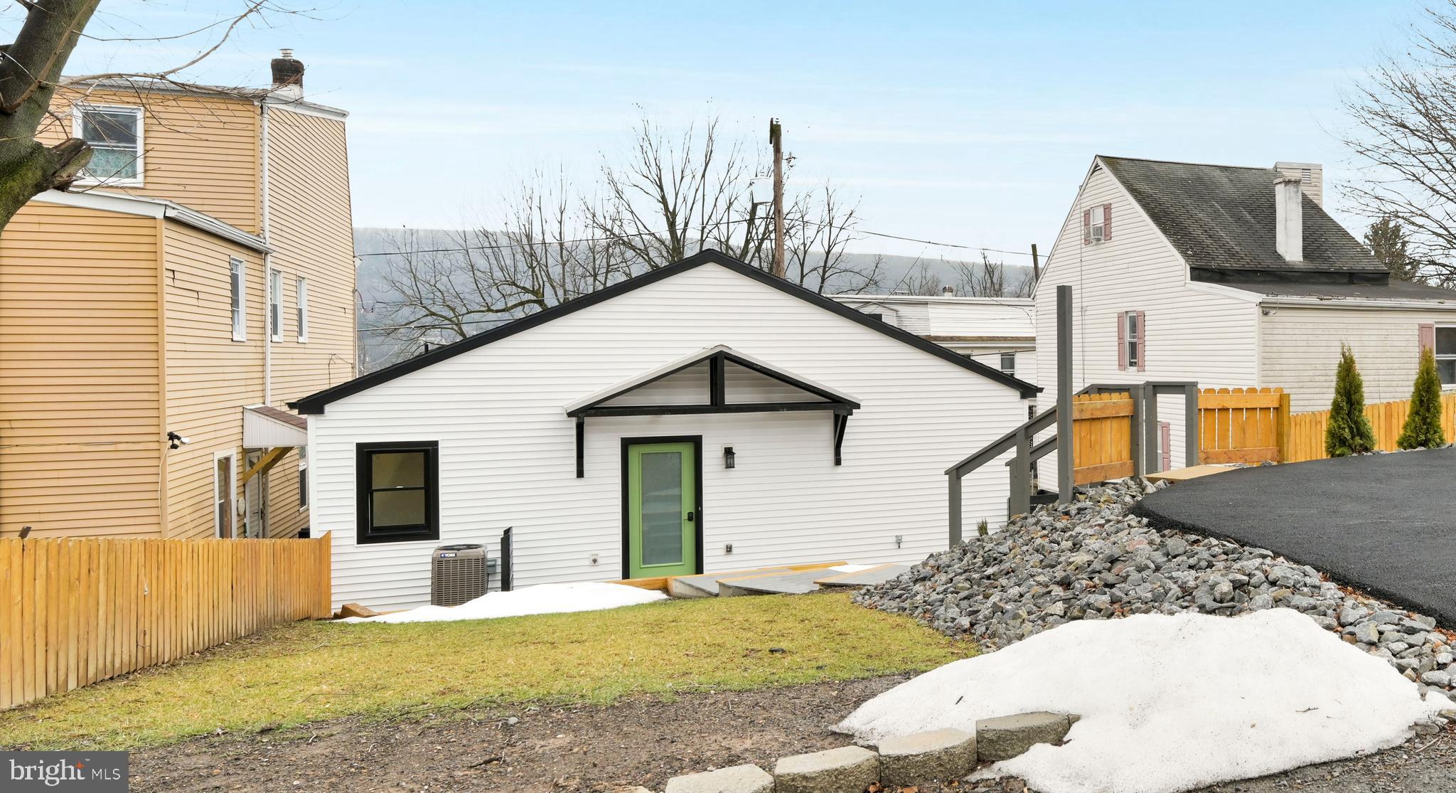 MOUNT HOPE - Residential