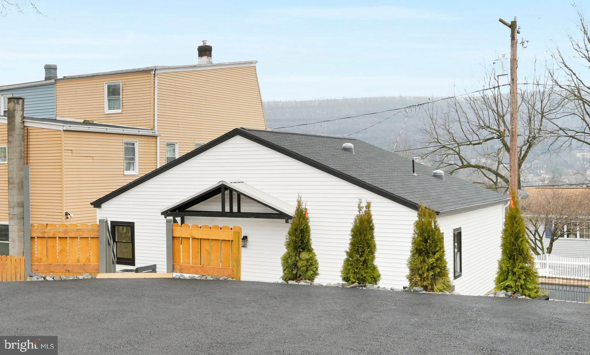 MOUNT HOPE - Residential