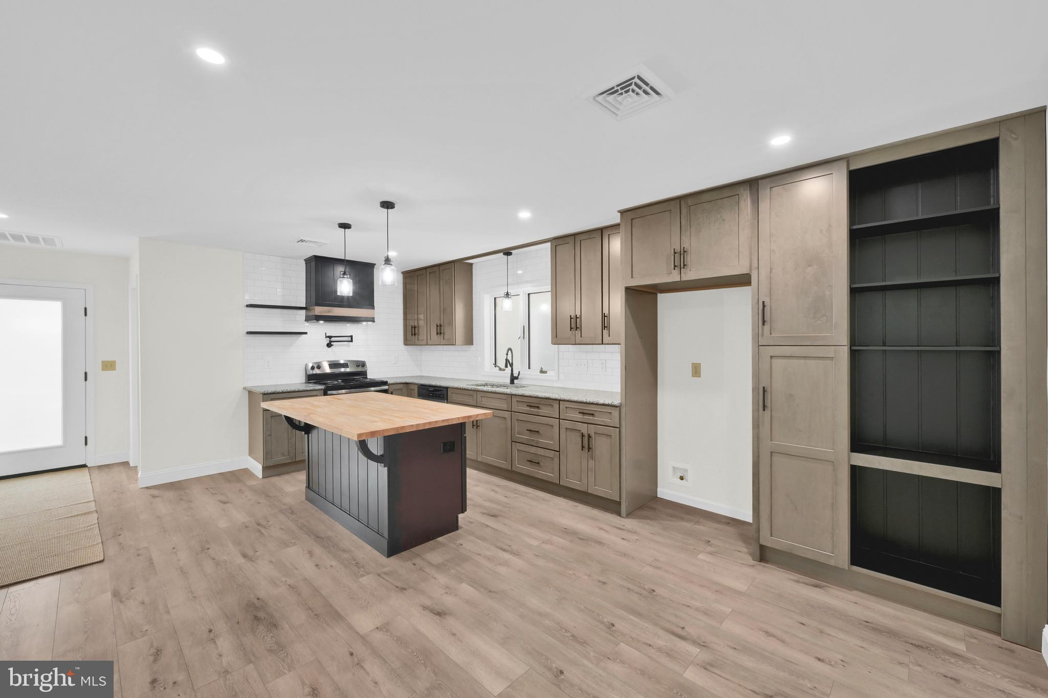 MOUNT HOPE - Residential