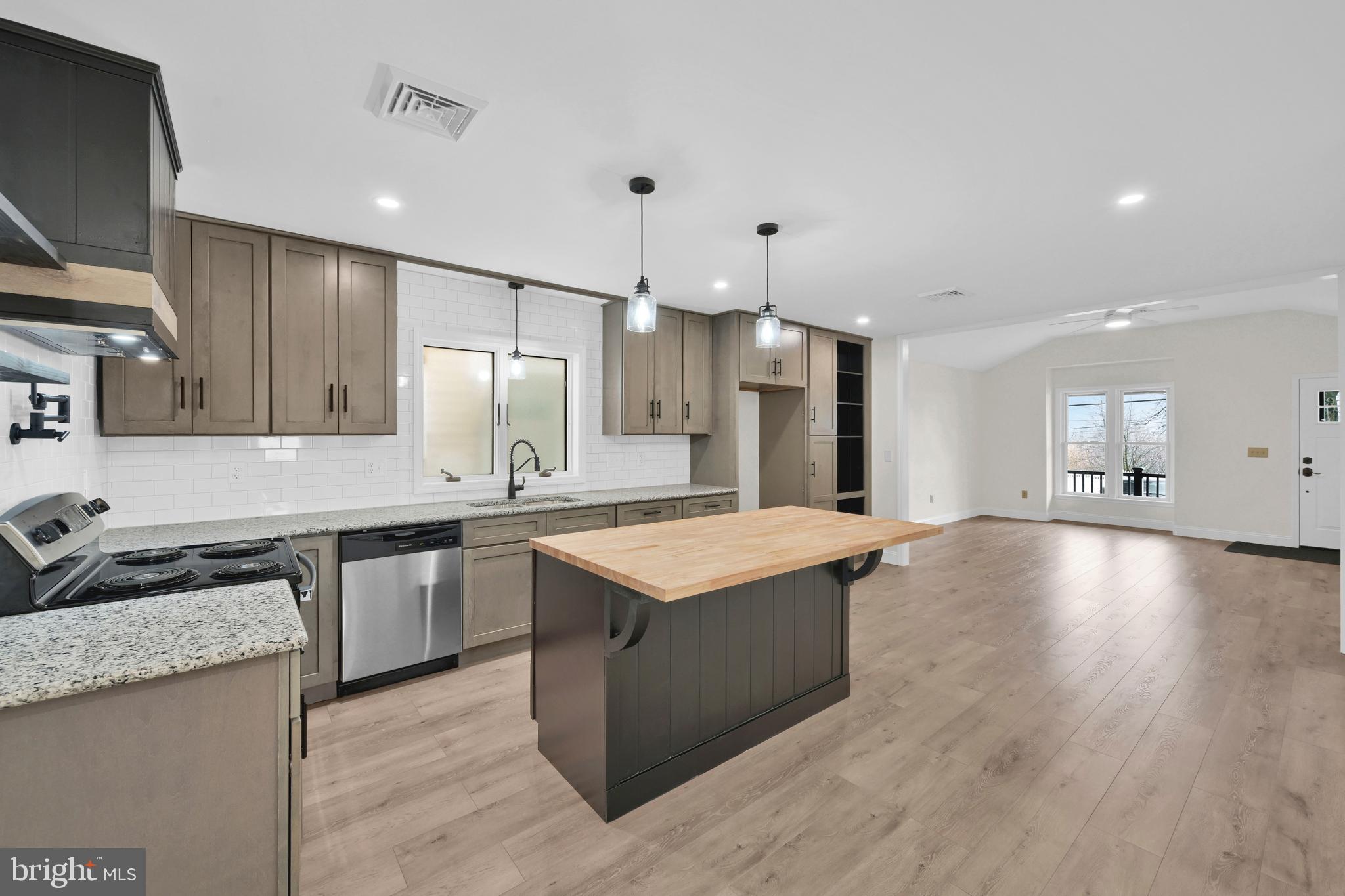 MOUNT HOPE - Residential