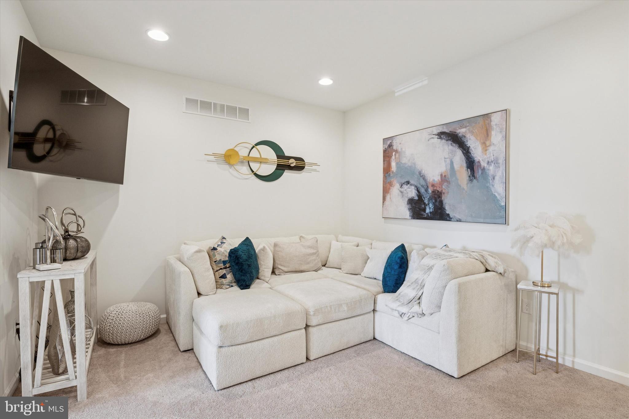 VILLAGE OF BAYBERRY - Residential