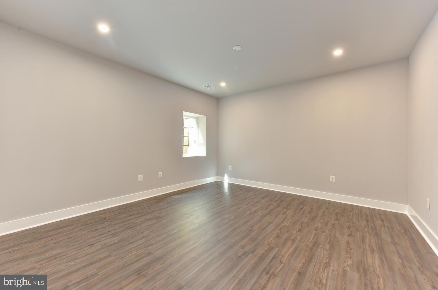 GARDEN CITY - Residential