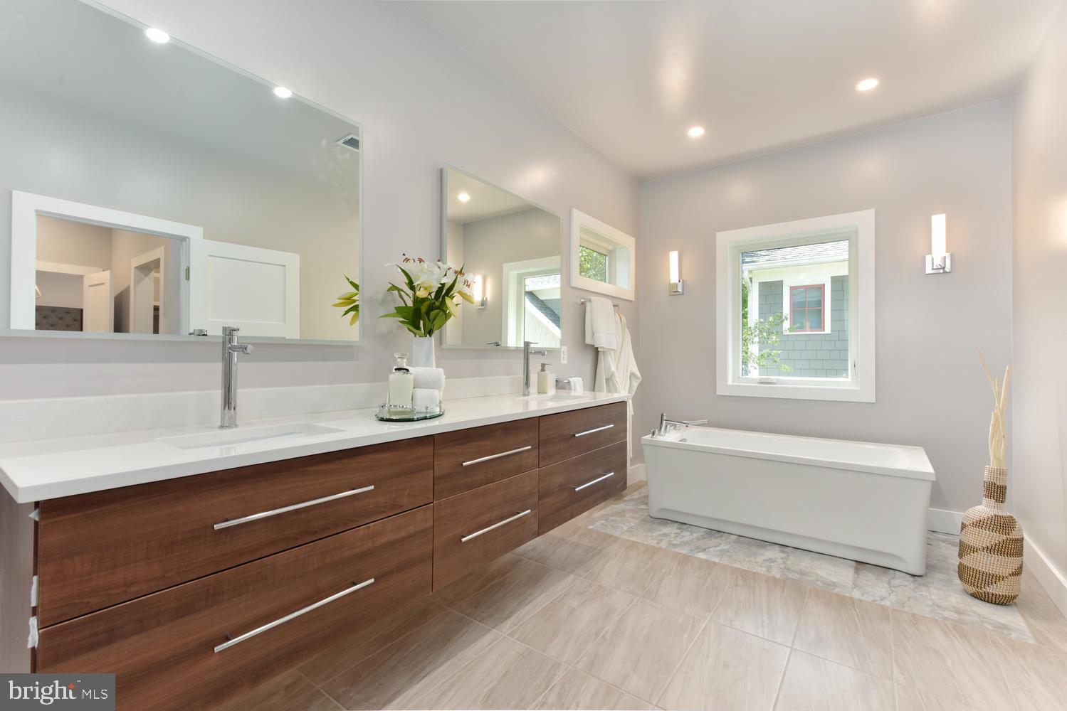 GARDEN CITY - Residential