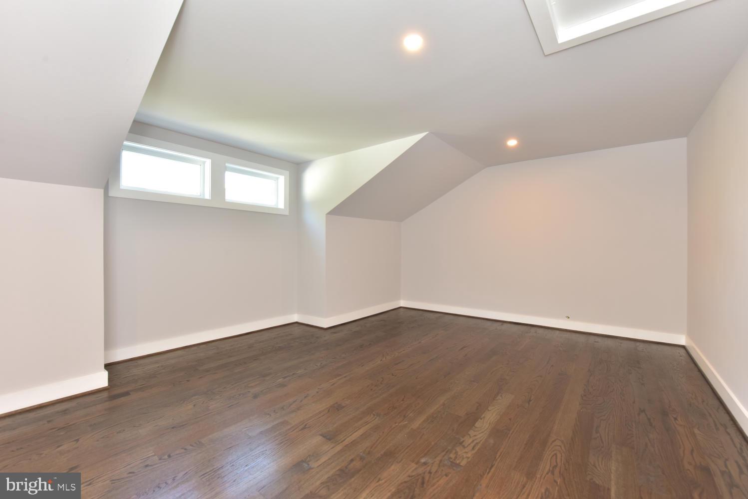 GARDEN CITY - Residential