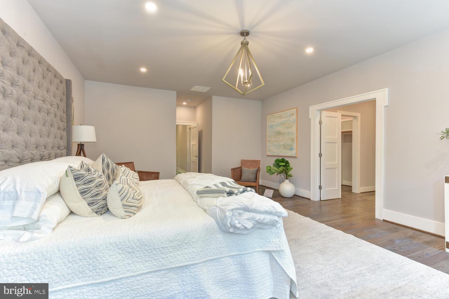 GARDEN CITY - Residential