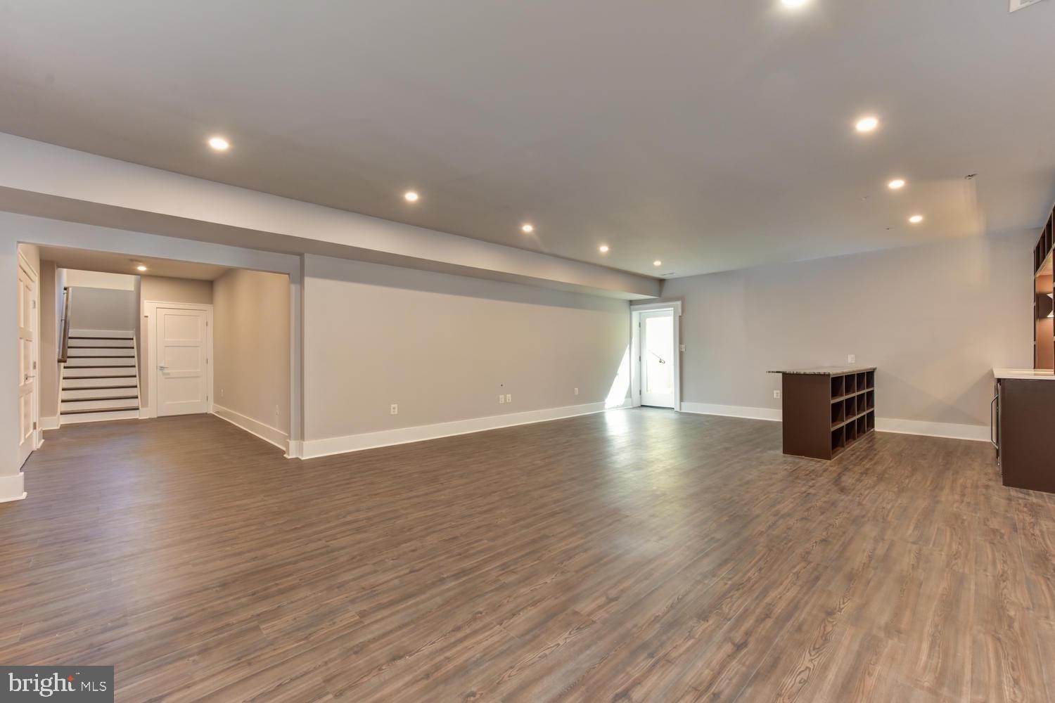 GARDEN CITY - Residential