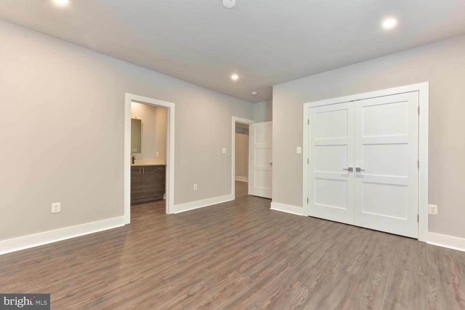 GARDEN CITY - Residential