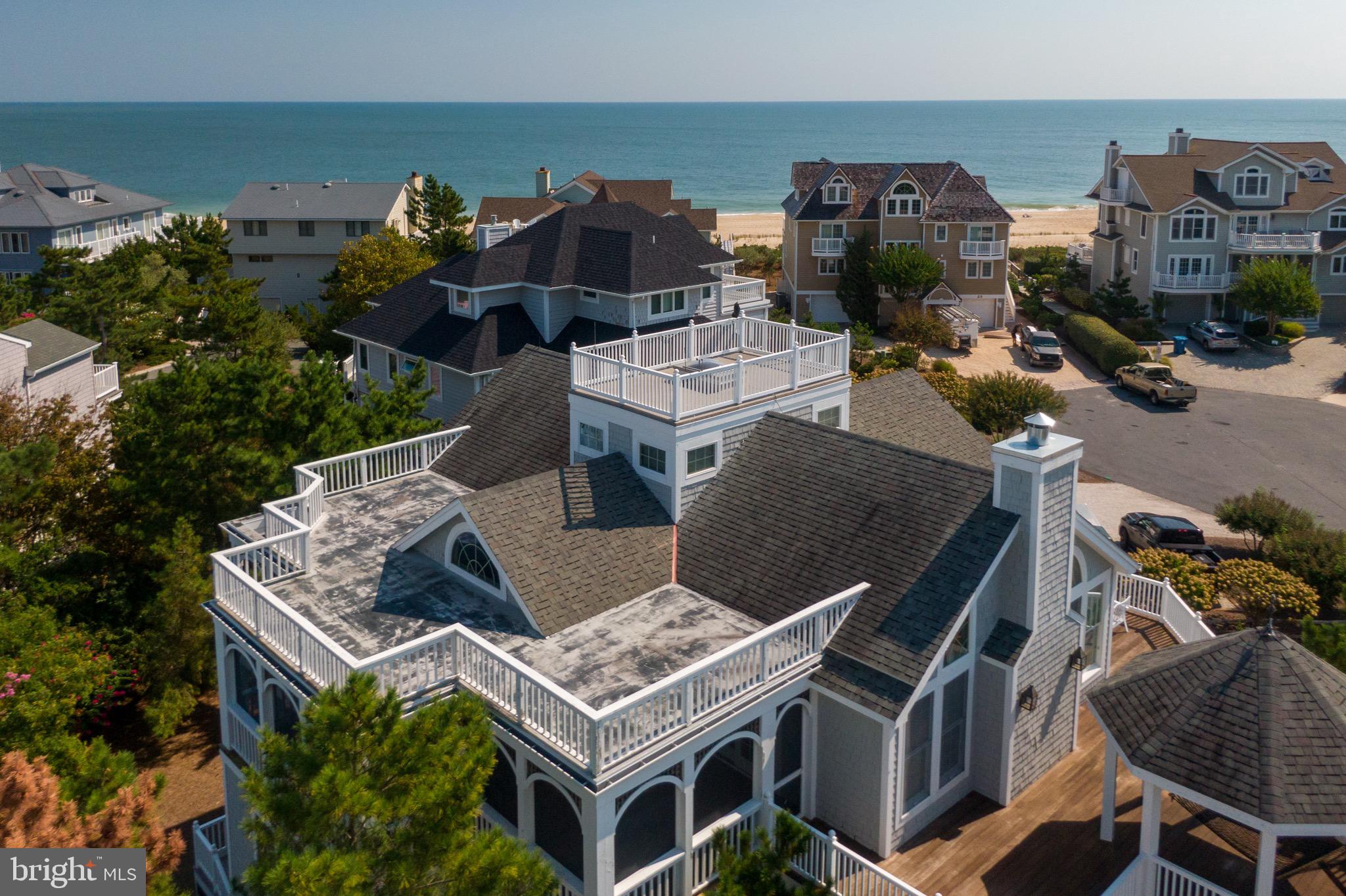 PELICANS POUCH - Residential