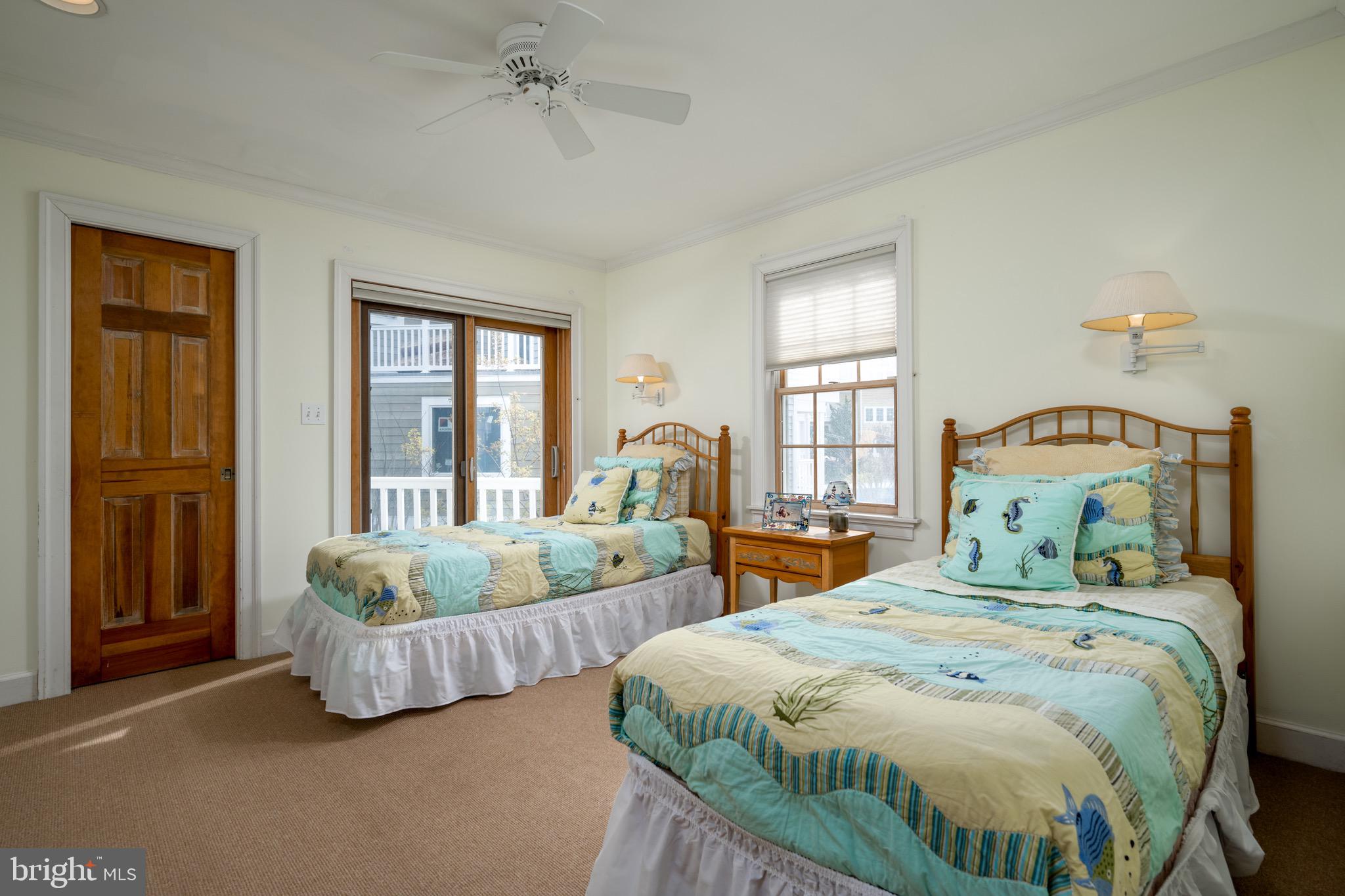 PELICANS POUCH - Residential