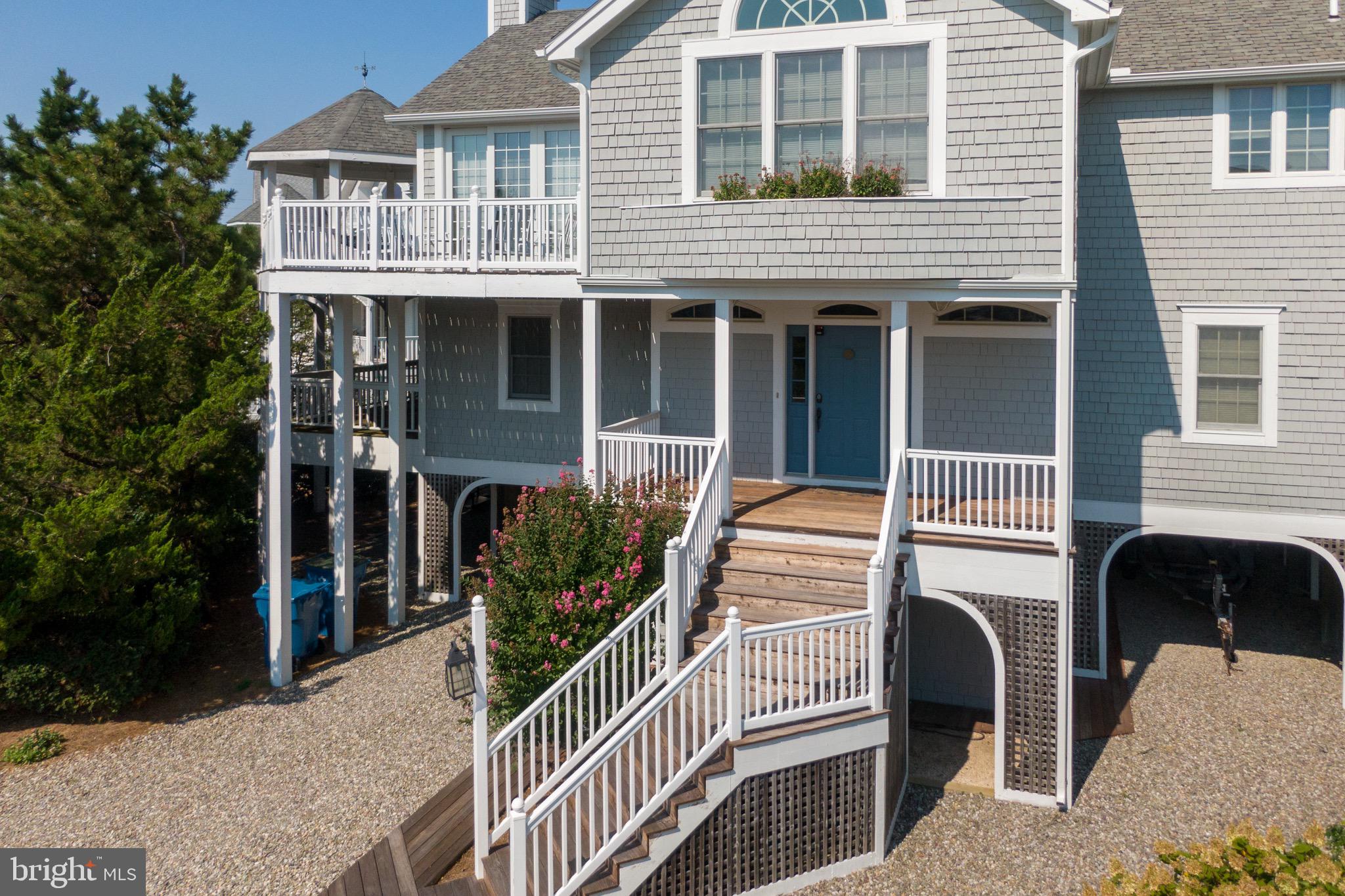 PELICANS POUCH - Residential