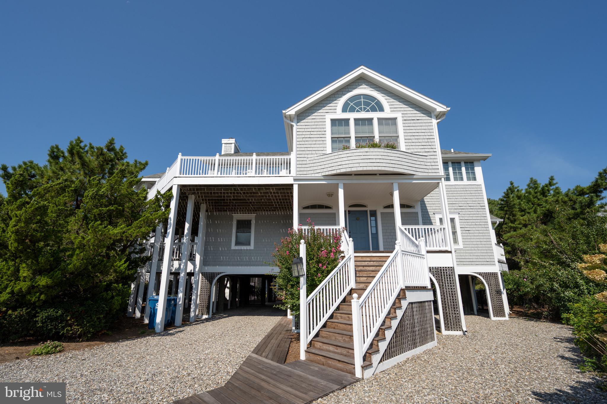 PELICANS POUCH - Residential