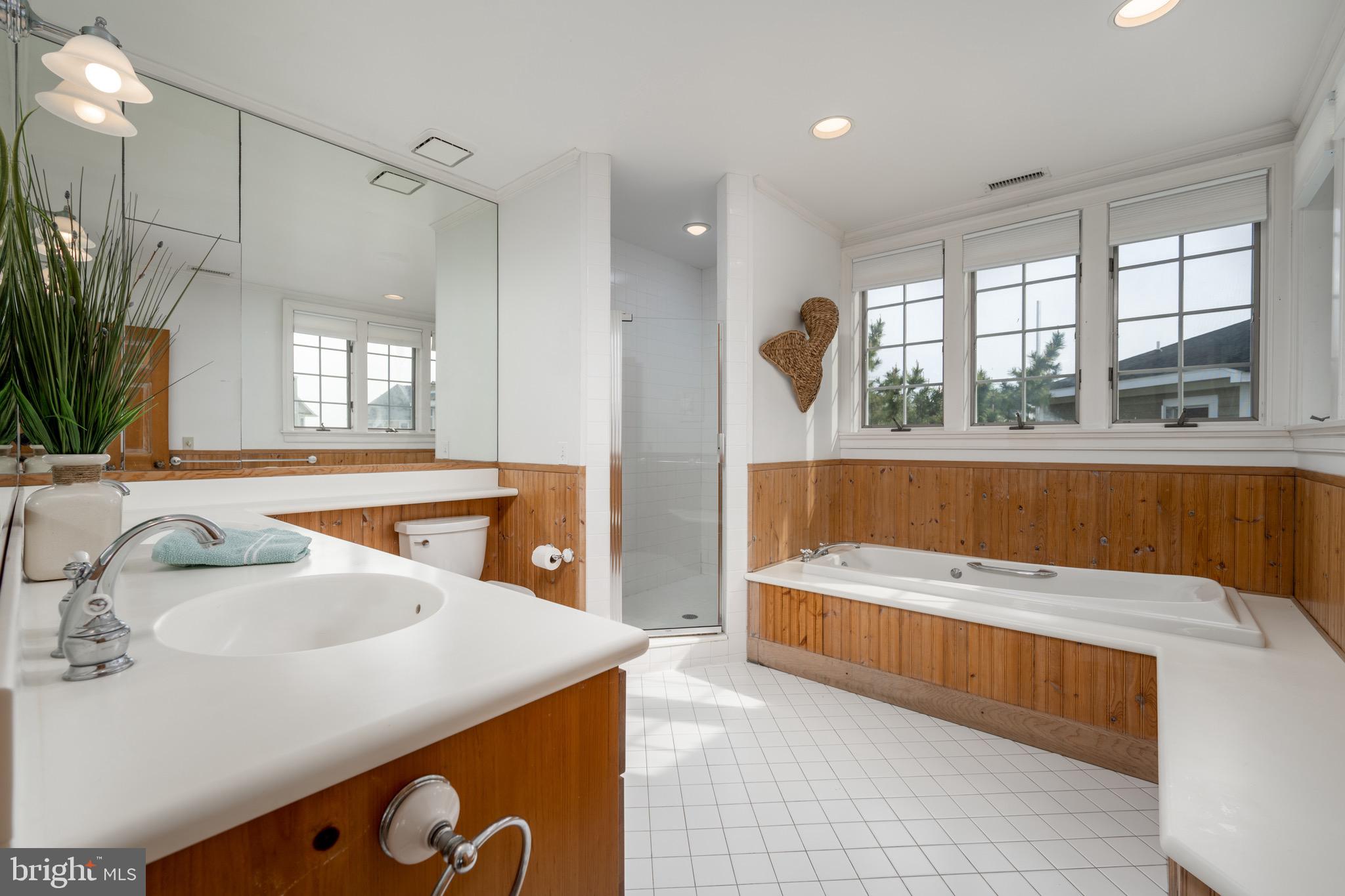 PELICANS POUCH - Residential