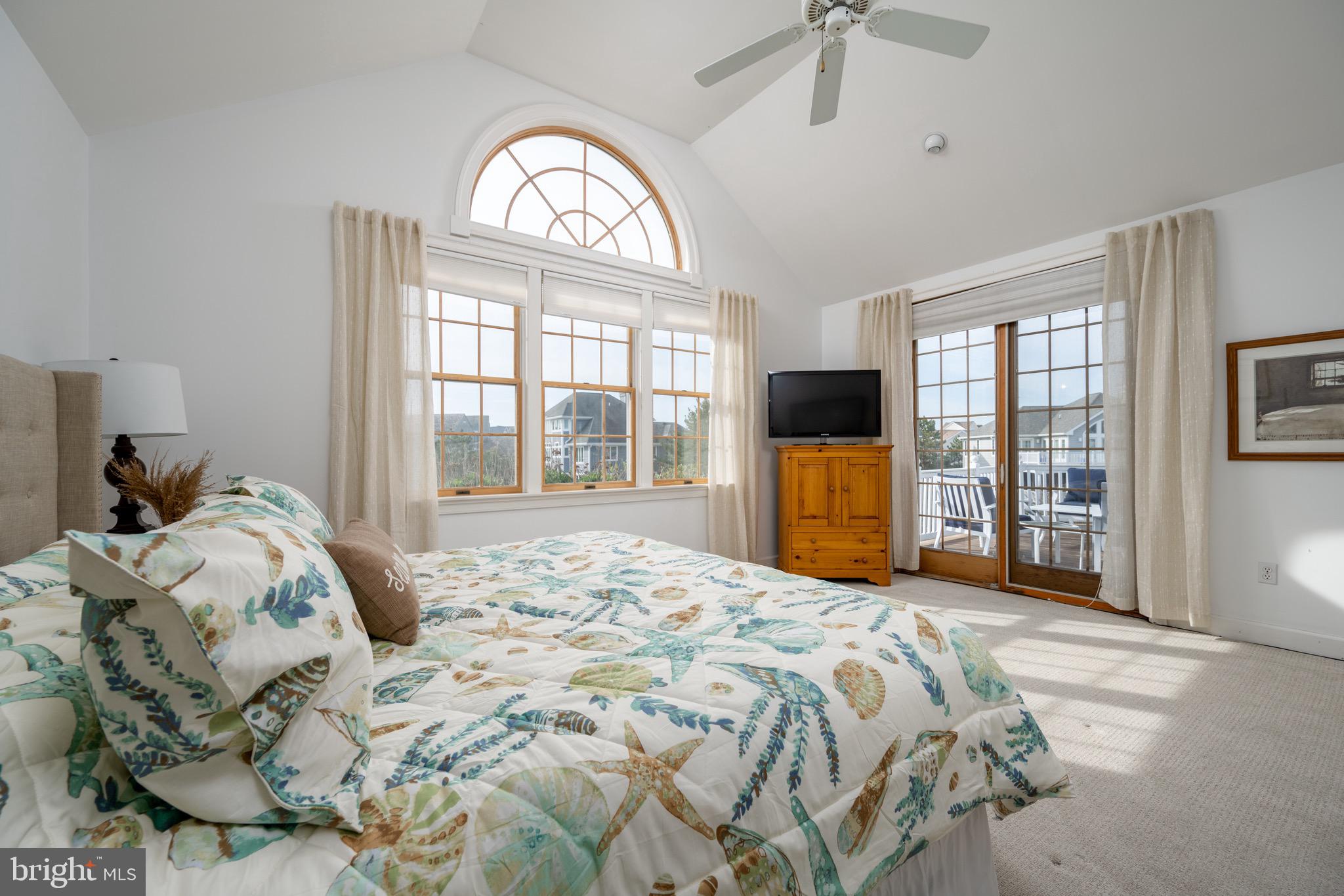 PELICANS POUCH - Residential