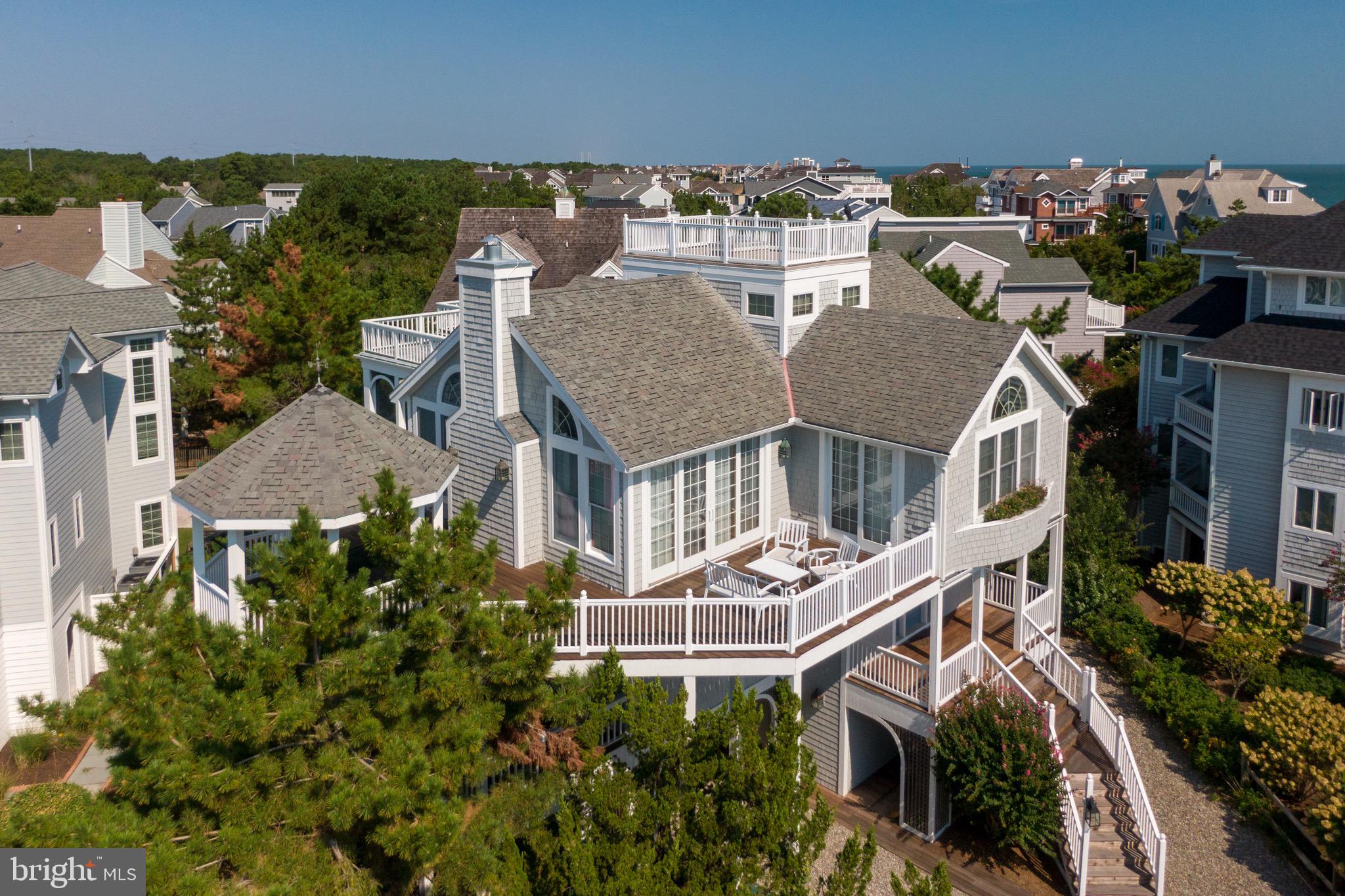 PELICANS POUCH - Residential