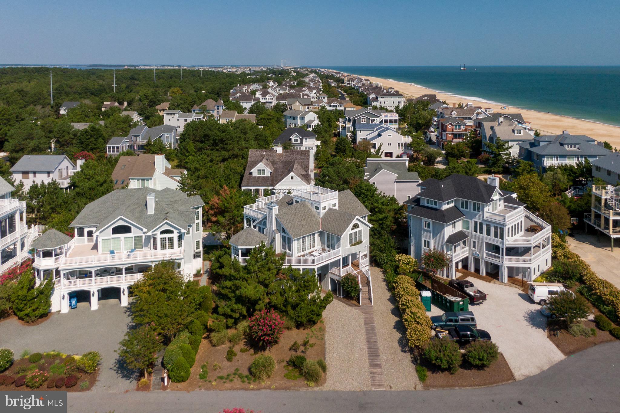 PELICANS POUCH - Residential