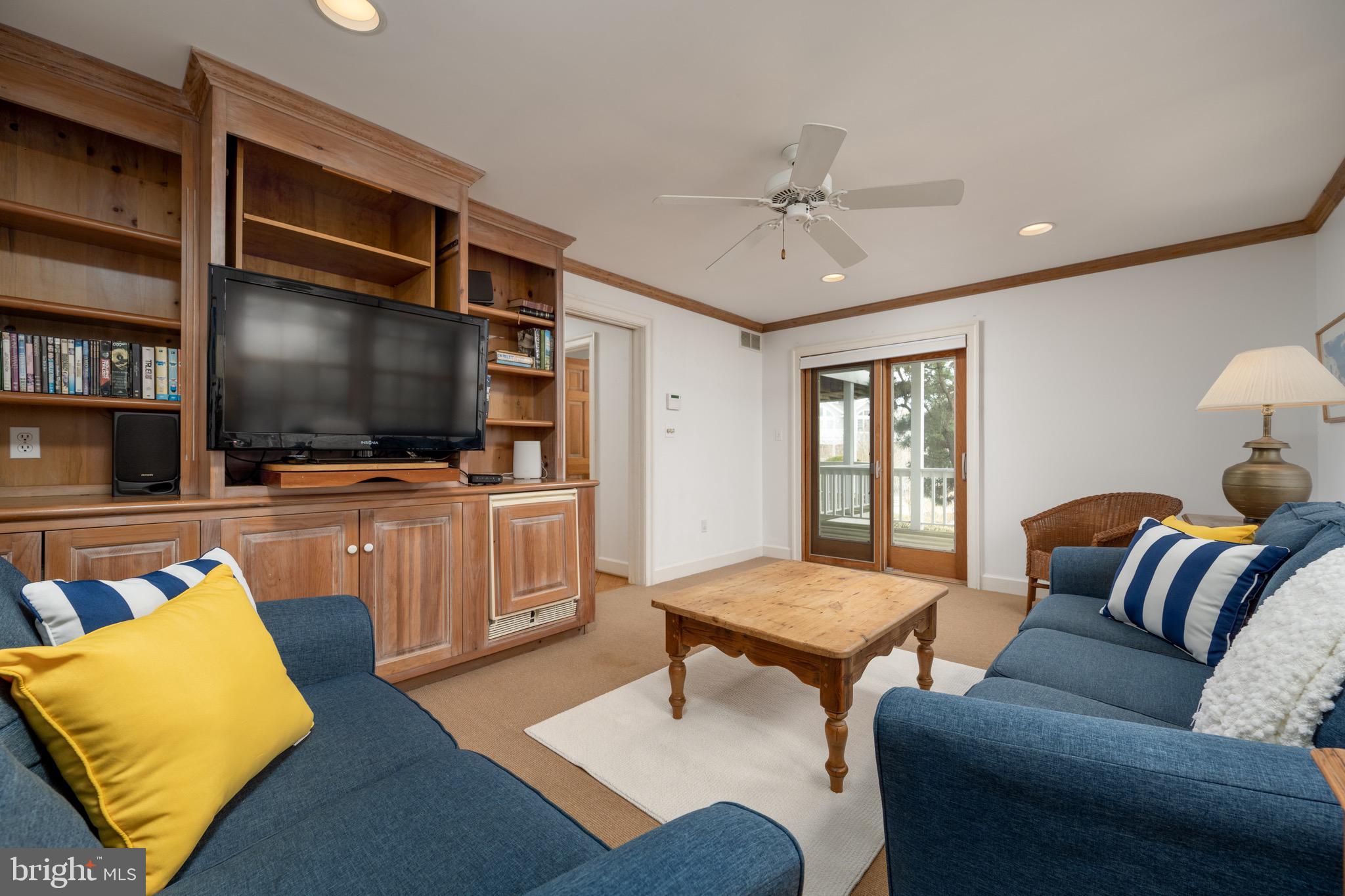 PELICANS POUCH - Residential