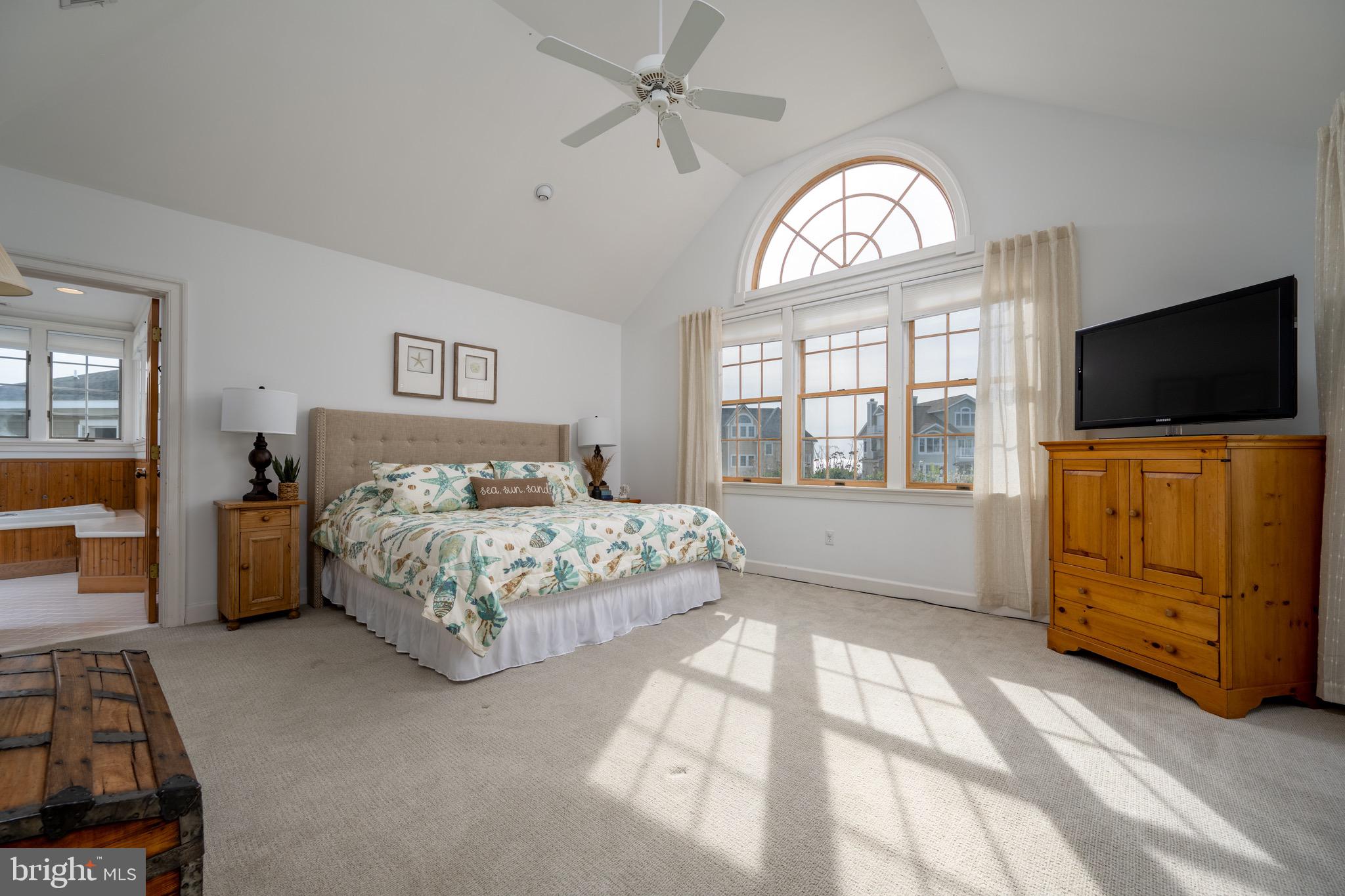 PELICANS POUCH - Residential