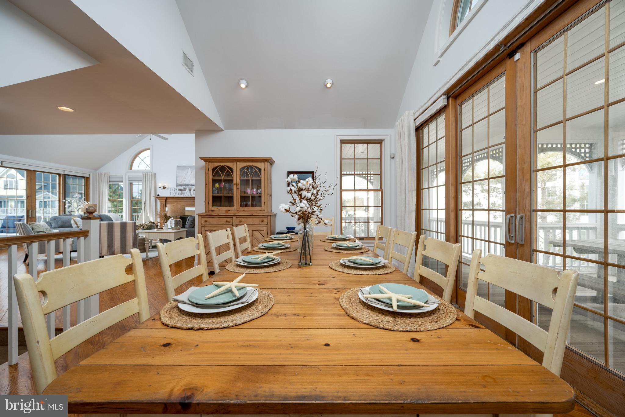 PELICANS POUCH - Residential