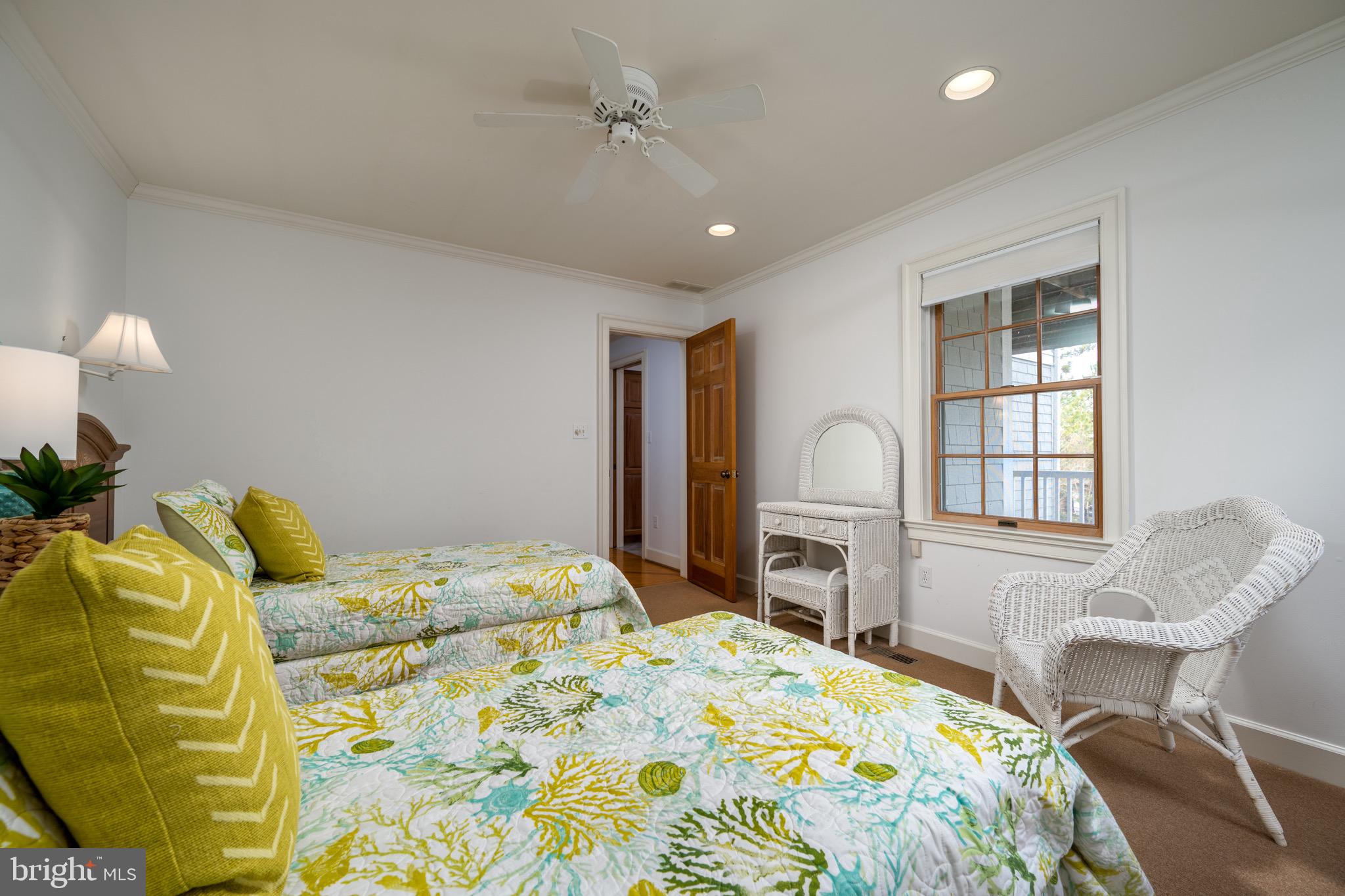 PELICANS POUCH - Residential