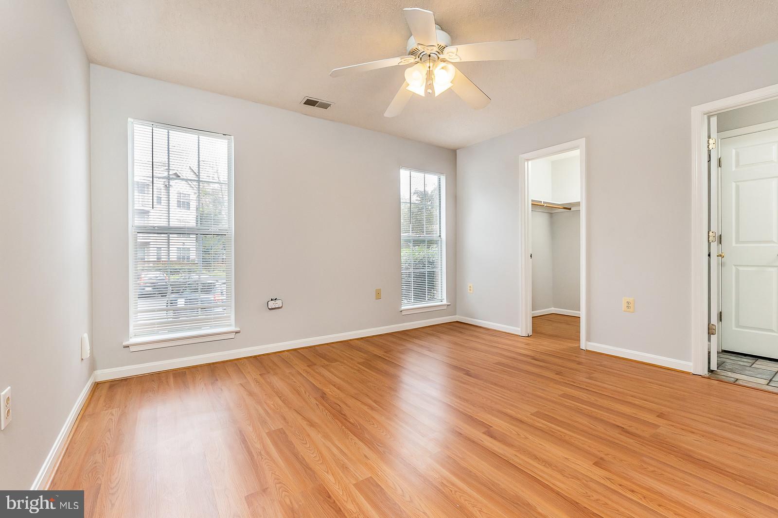 ASHBURN FARM - Residential