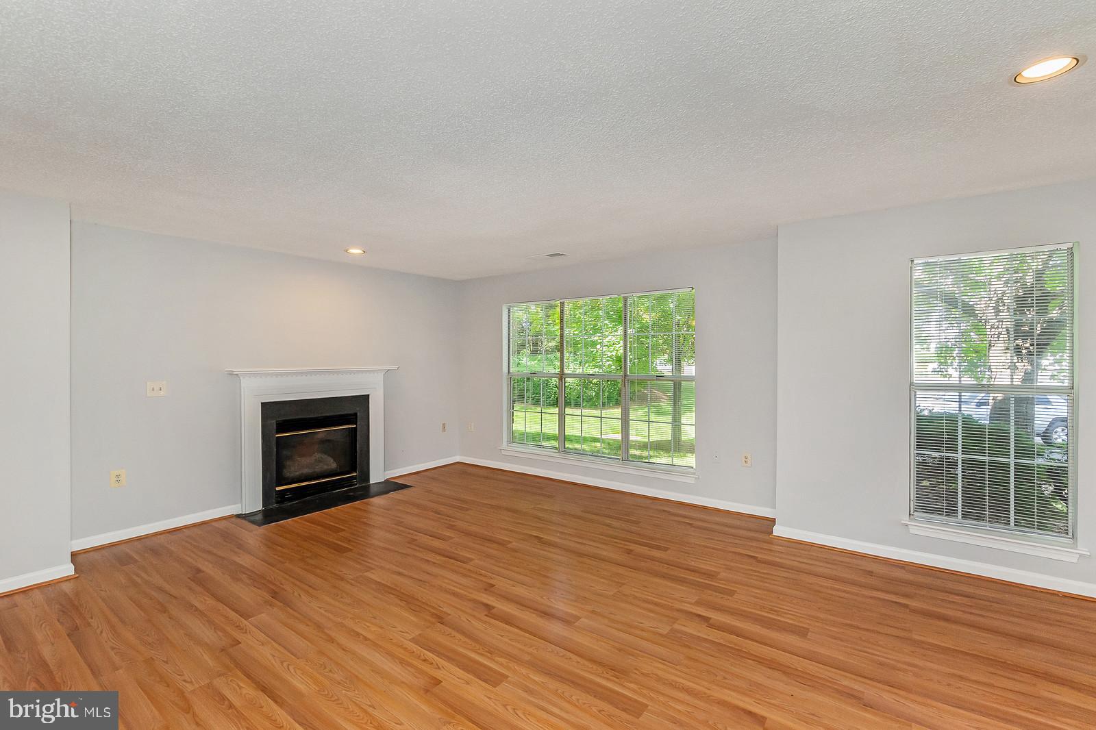 ASHBURN FARM - Residential