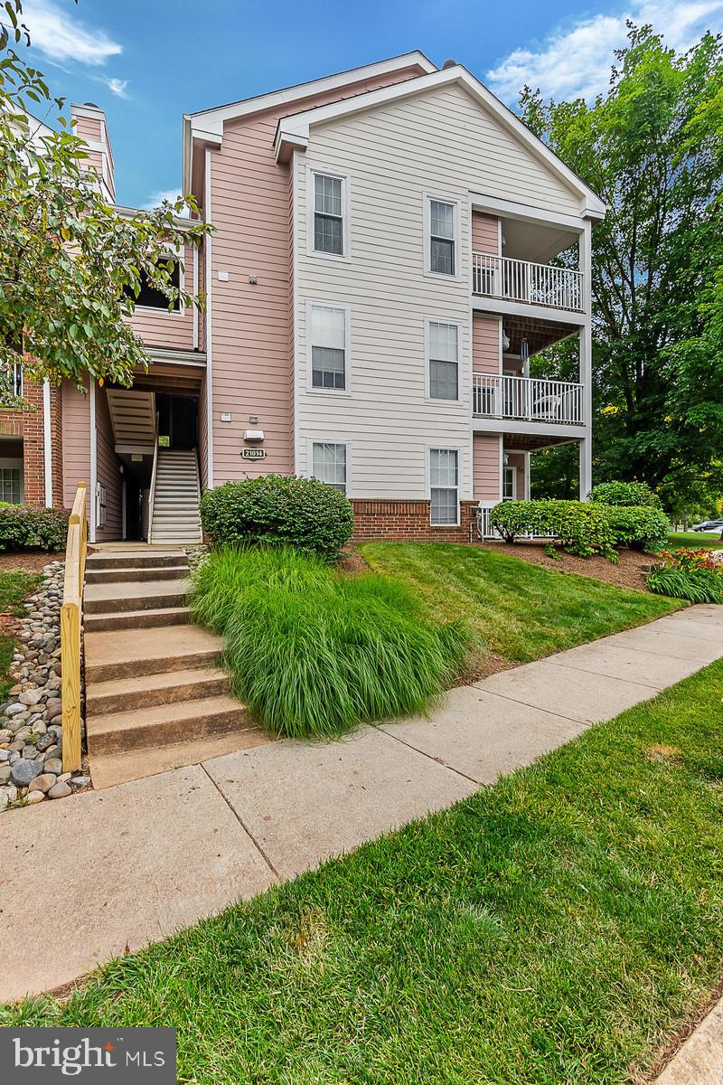 ASHBURN FARM - Residential