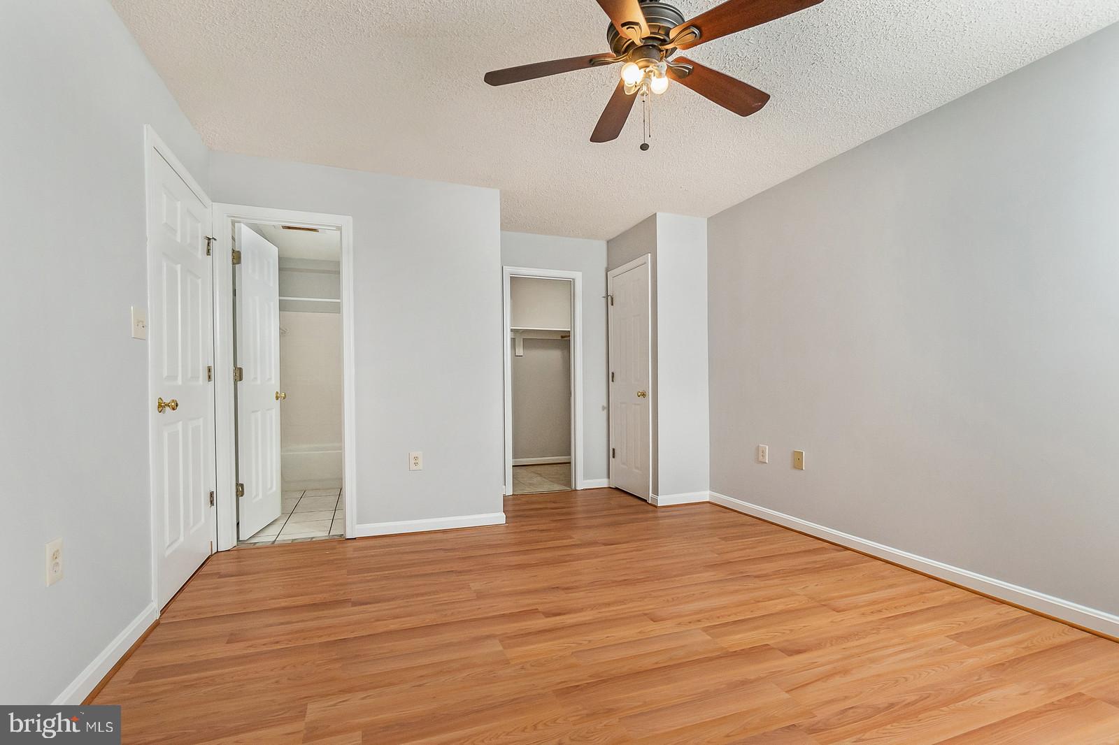 ASHBURN FARM - Residential