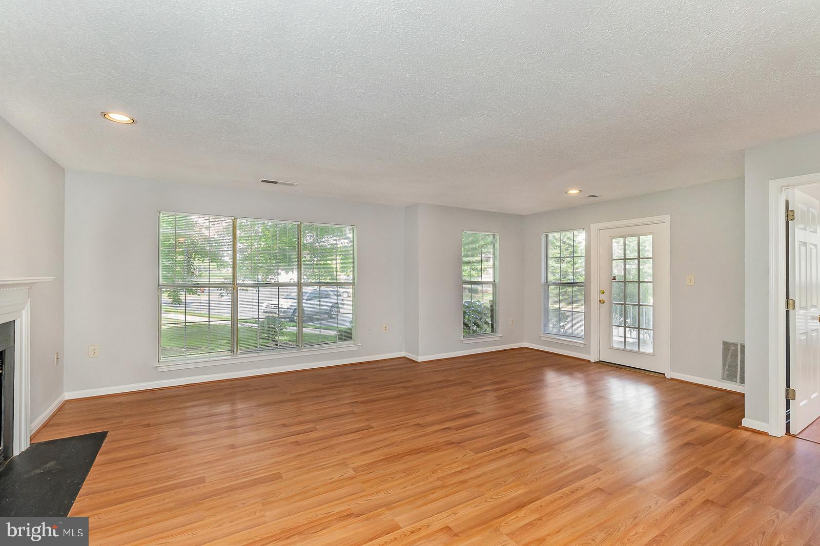 ASHBURN FARM - Residential