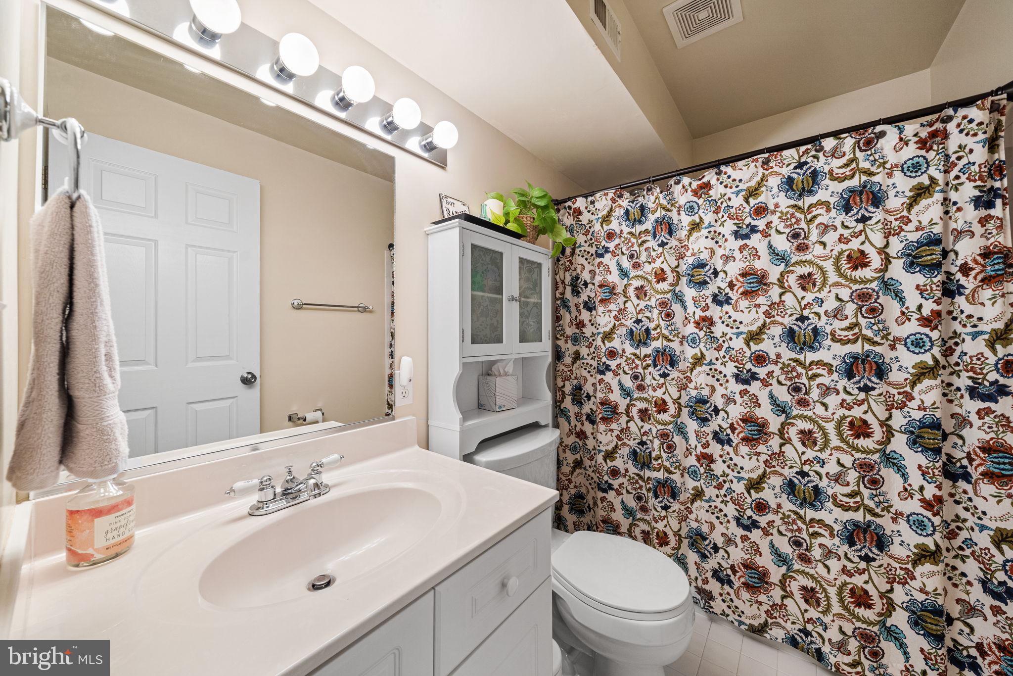 JERZY LAMOT - Residential