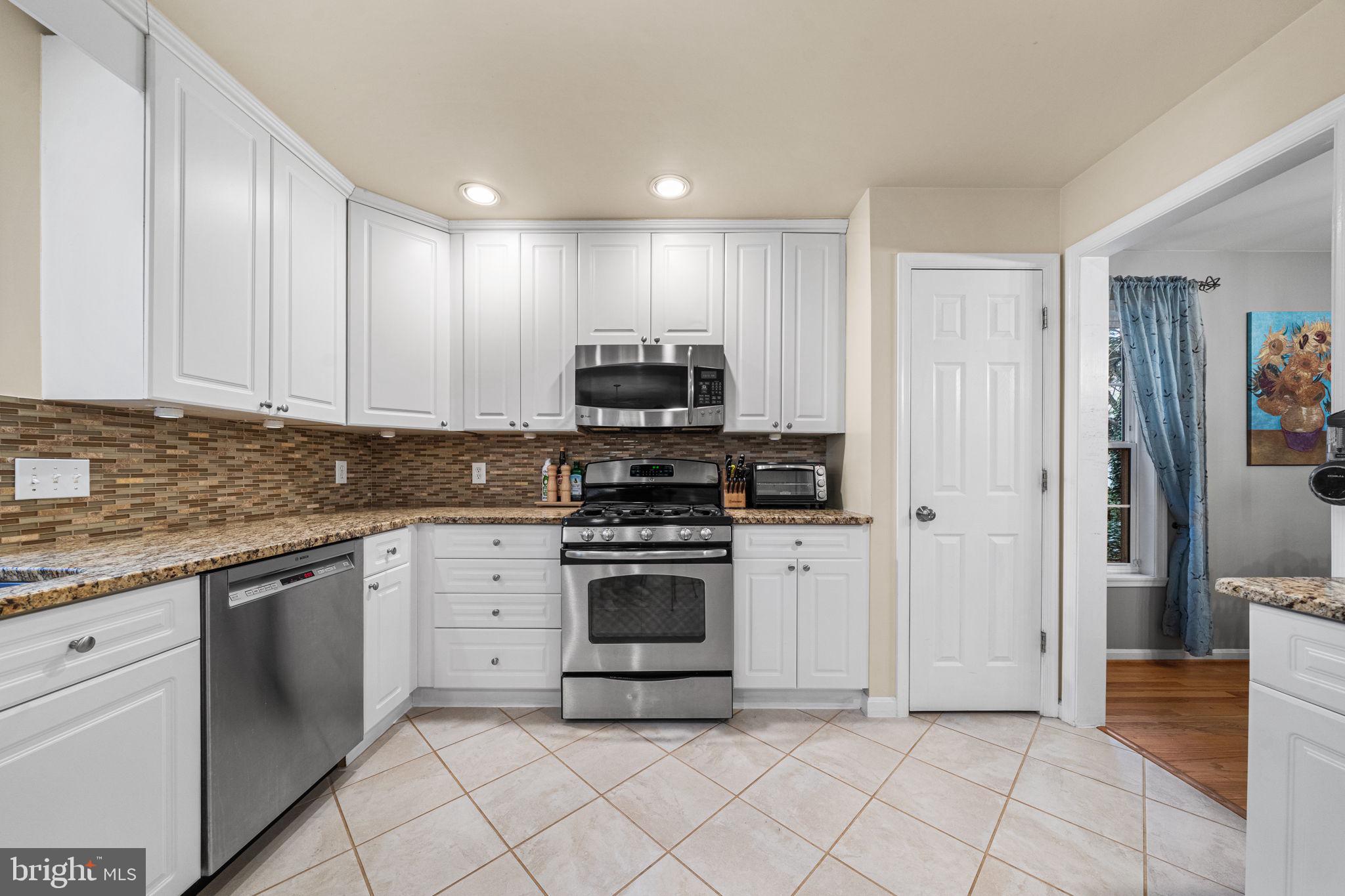 JERZY LAMOT - Residential