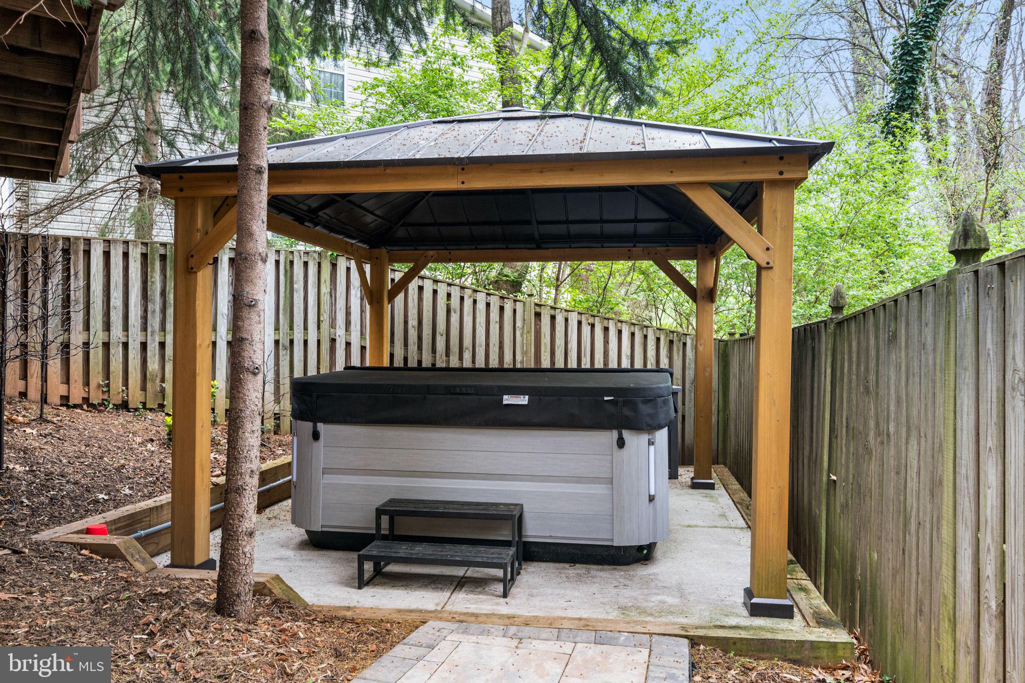 JERZY LAMOT - Residential