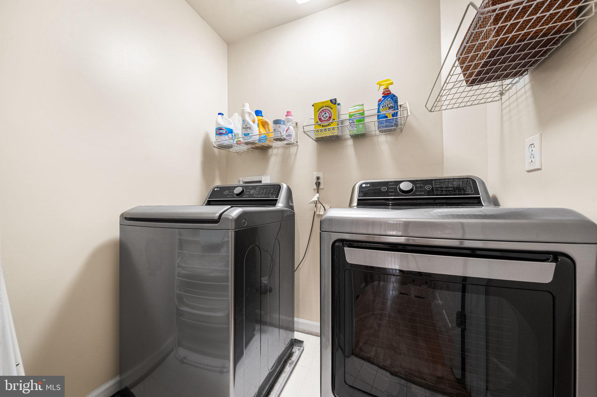 JERZY LAMOT - Residential