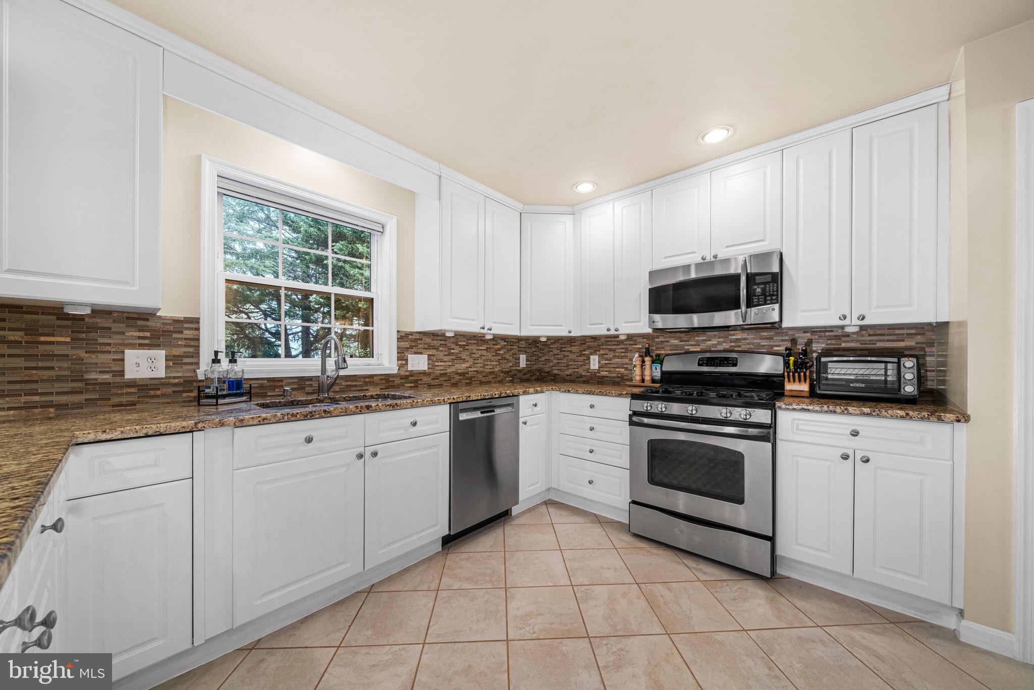 JERZY LAMOT - Residential