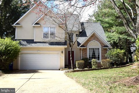 Photo of 2784 Devonshire Garden Court, FALLS CHURCH, VA 22042 (MLS # VAFX2294938)