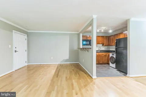 MLS: DCDC2271478