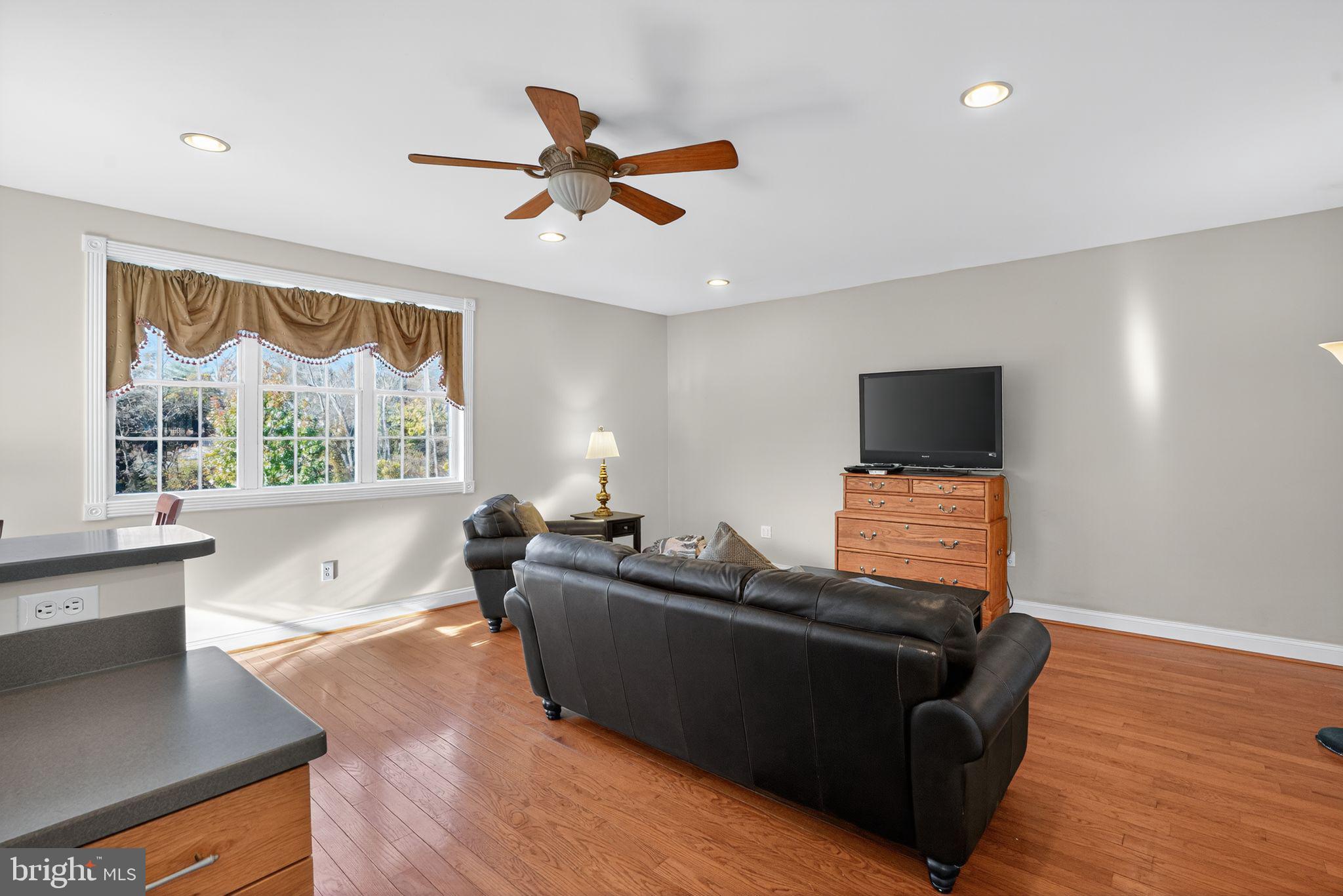 HIGH RIDGE - Residential