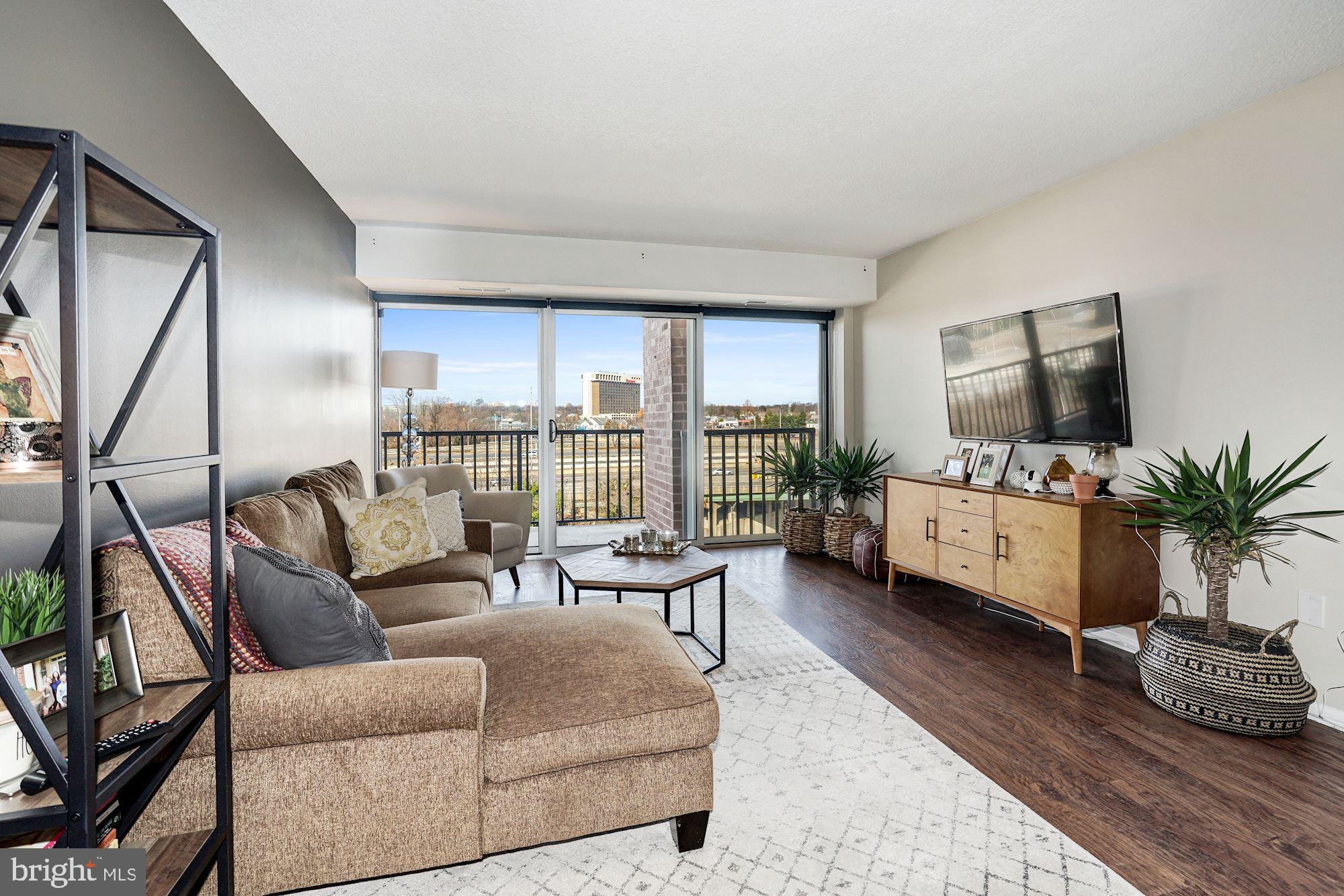 HORIZON HOUSE - Residential Lease