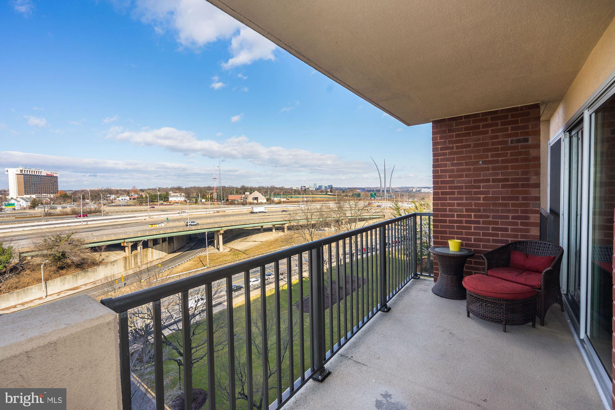 HORIZON HOUSE - Residential Lease