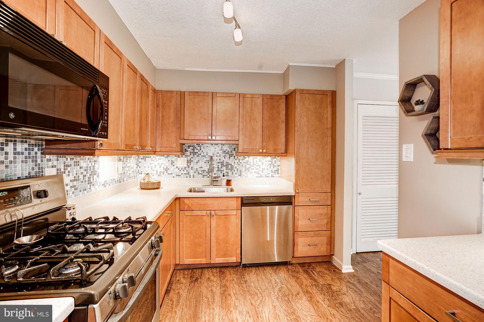 HORIZON HOUSE - Residential Lease