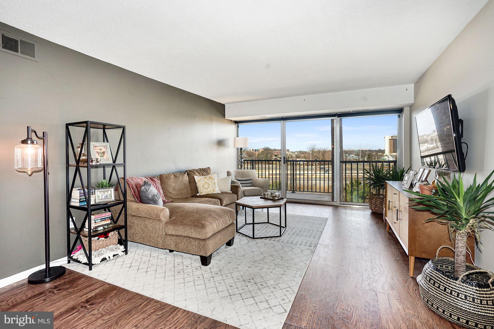 HORIZON HOUSE - Residential Lease