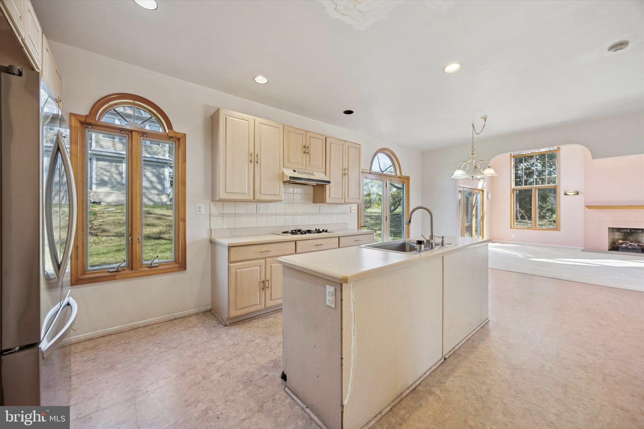 HUNTINGDON VALLEY - Residential