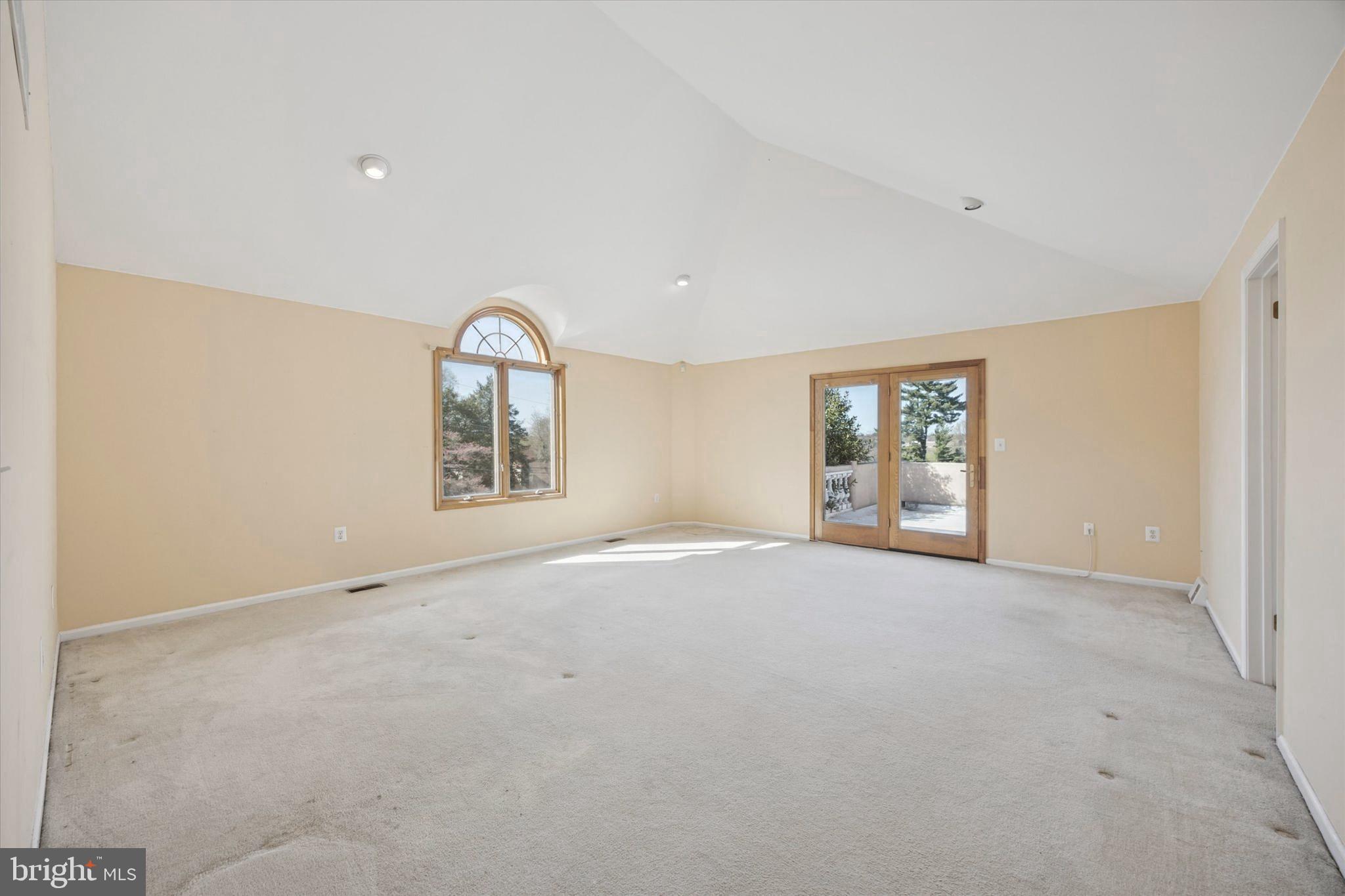 HUNTINGDON VALLEY - Residential