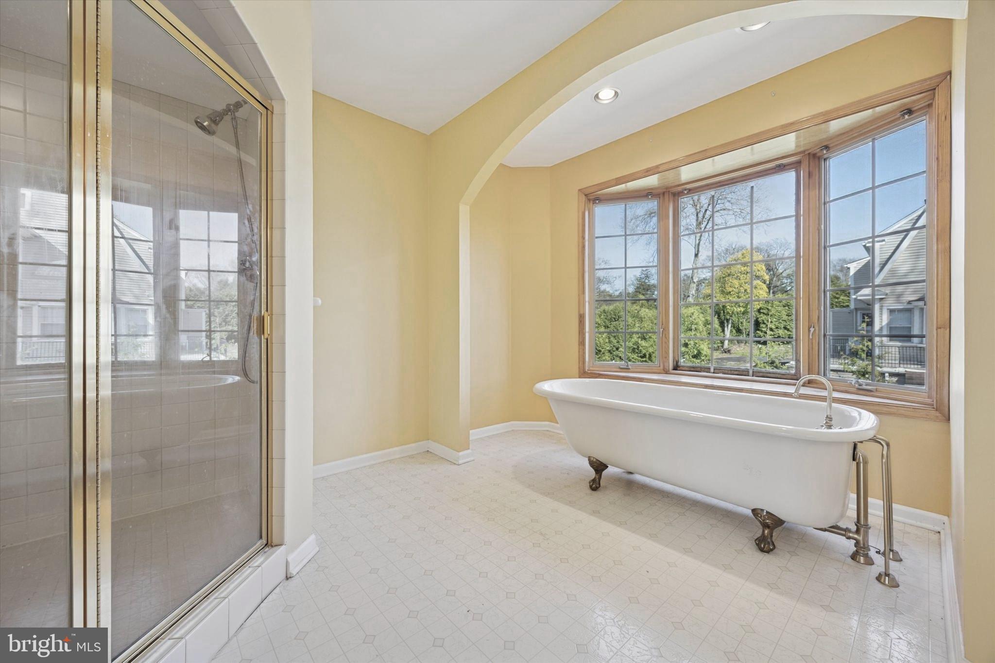 HUNTINGDON VALLEY - Residential