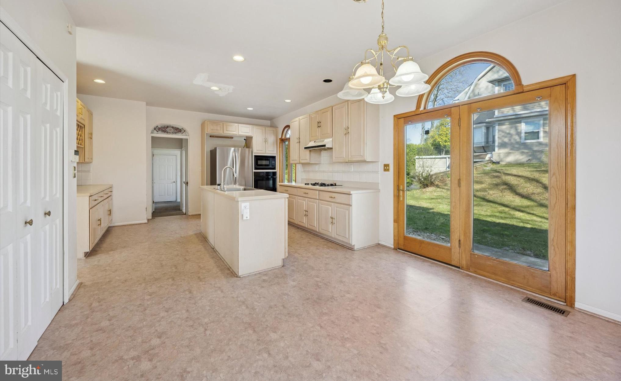 HUNTINGDON VALLEY - Residential