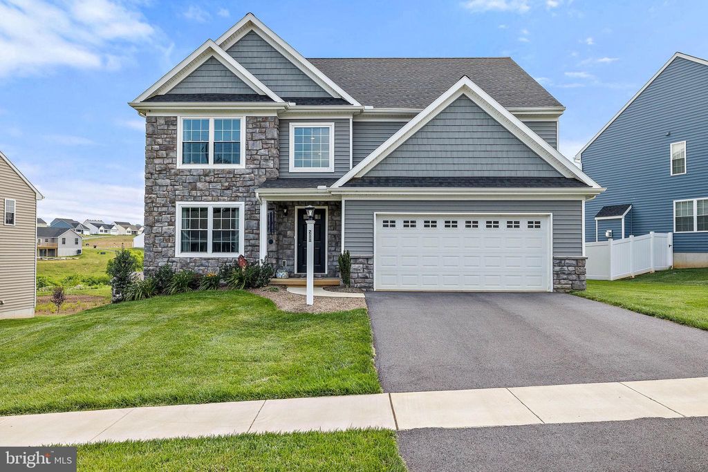 Photo of 211 DARLINGTON CT, NEW PROVIDENCE, PA 17560 (MLS # PALA2037784)